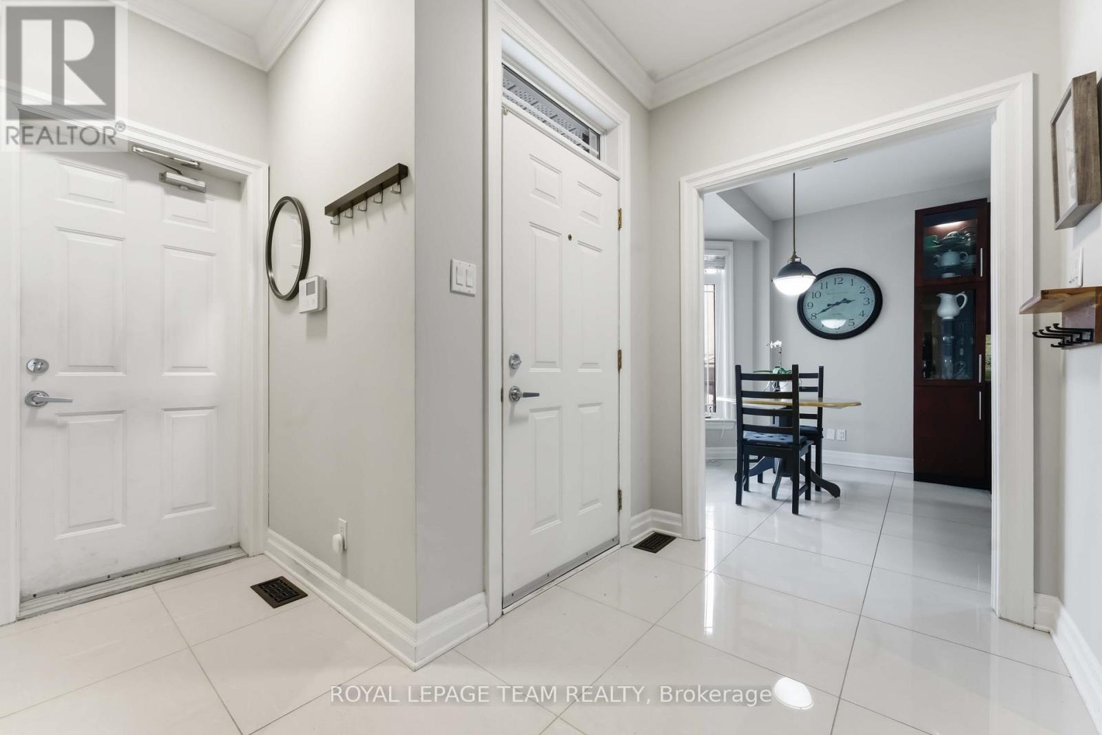 6 Waterford Way, Ottawa, Ontario  K2E 7V4 - Photo 26 - X12809124