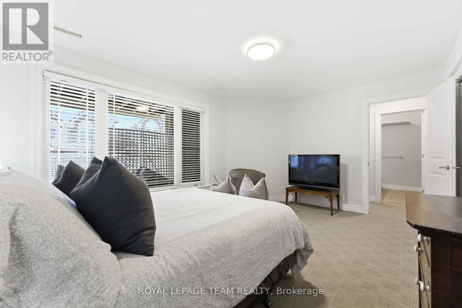 6 Waterford Way, Ottawa, Ontario  K2E 7V4 - Photo 35 - X12809124