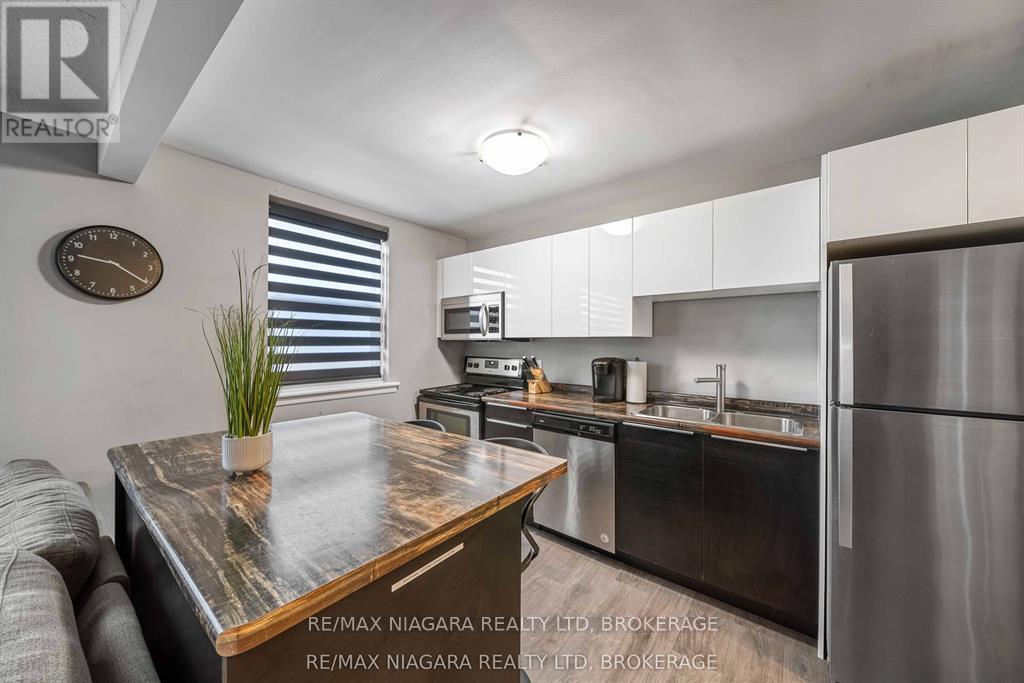 8 - 4538 Huron Street, Niagara Falls, Ontario  L2E 2H3 - Photo 11 - X12809090