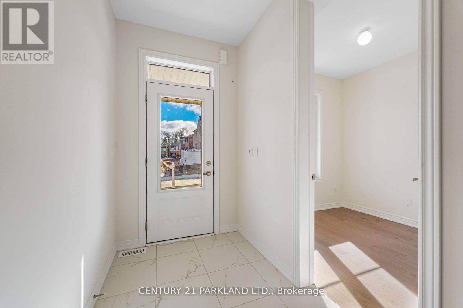 1352 Davis Loop, Innisfil (Lefroy), Ontario  L0L 1W0 - Photo 6 - N12805010