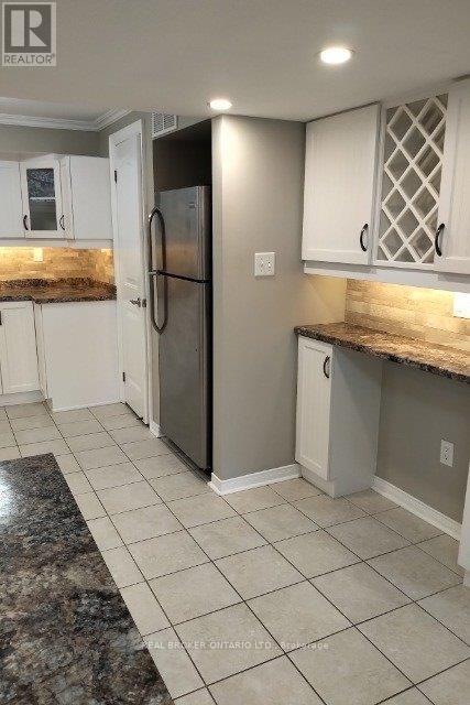 118 Sandringham Drive, Barrie, Ontario L4M 7J5 - Photo 11 - S12748970