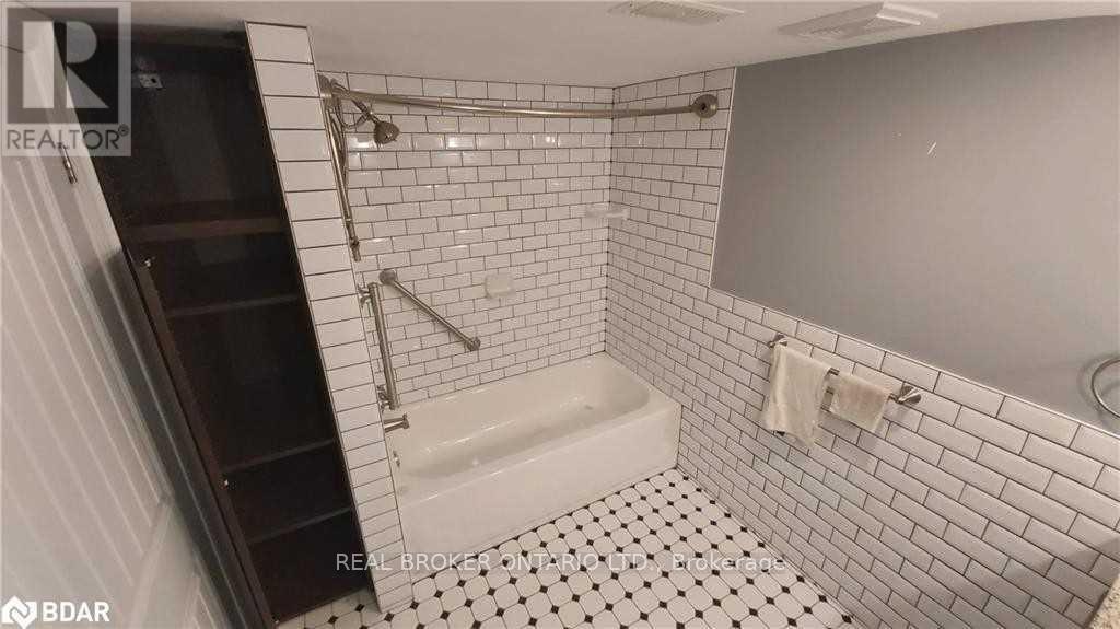 118 Sandringham Drive, Barrie, Ontario L4M 7J5 - Photo 15 - S12748970