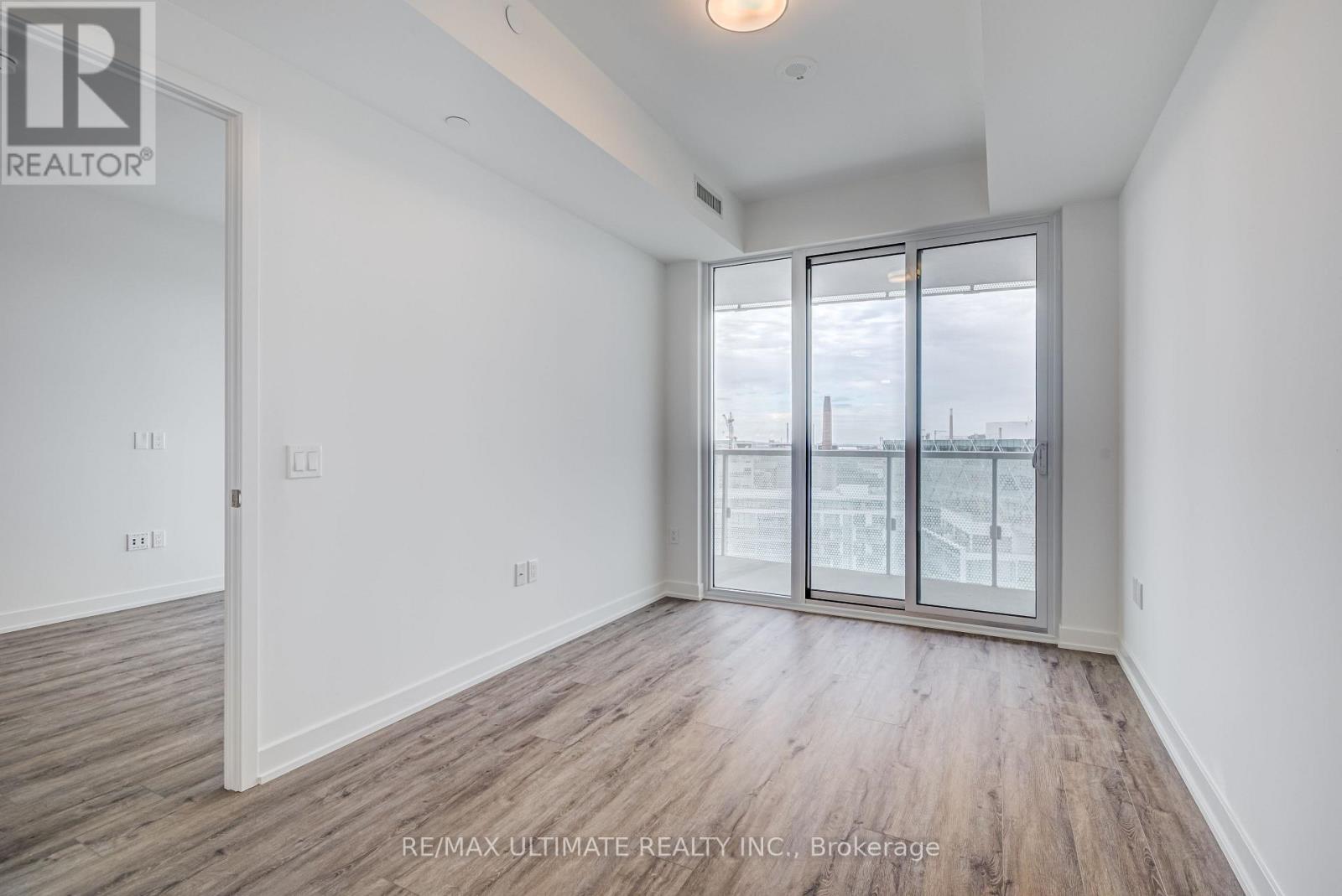 1601 - 15 Queens Quay E, Toronto, Ontario  M5E 0A4 - Photo 15 - C12809078