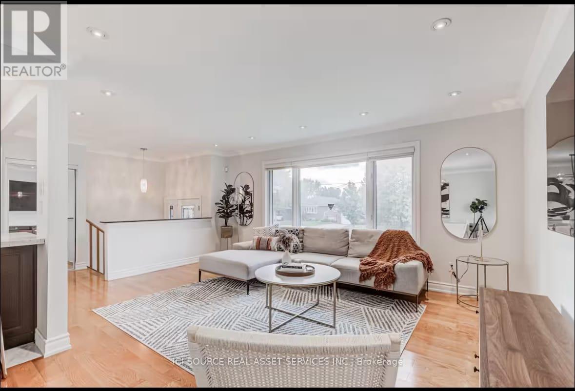 MAIN FL - 96 WYNDCLIFF CRESCENT, Toronto, Ontario