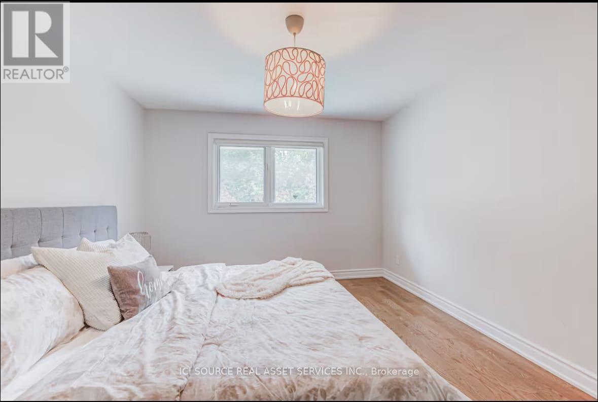 Main Fl - 96 Wyndcliff Crescent, Toronto, Ontario  M4A 2K2 - Photo 17 - C12809112