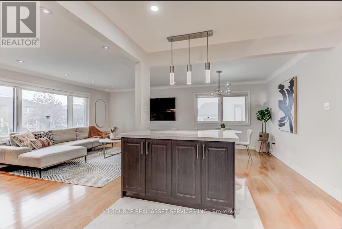 Main Fl - 96 Wyndcliff Crescent, Toronto, Ontario  M4A 2K2 - Photo 18 - C12809112