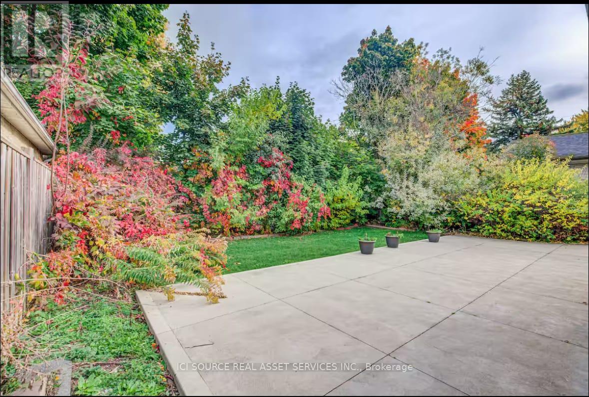 Main Fl - 96 Wyndcliff Crescent, Toronto, Ontario  M4A 2K2 - Photo 7 - C12809112