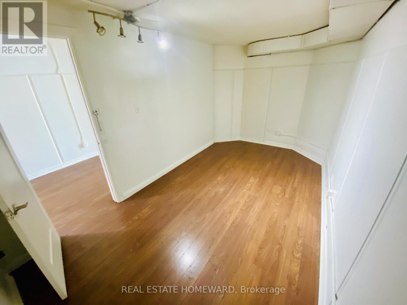 493a Danforth Avenue, Toronto, Ontario  M4K 1P5 - Photo 12 - E12809146