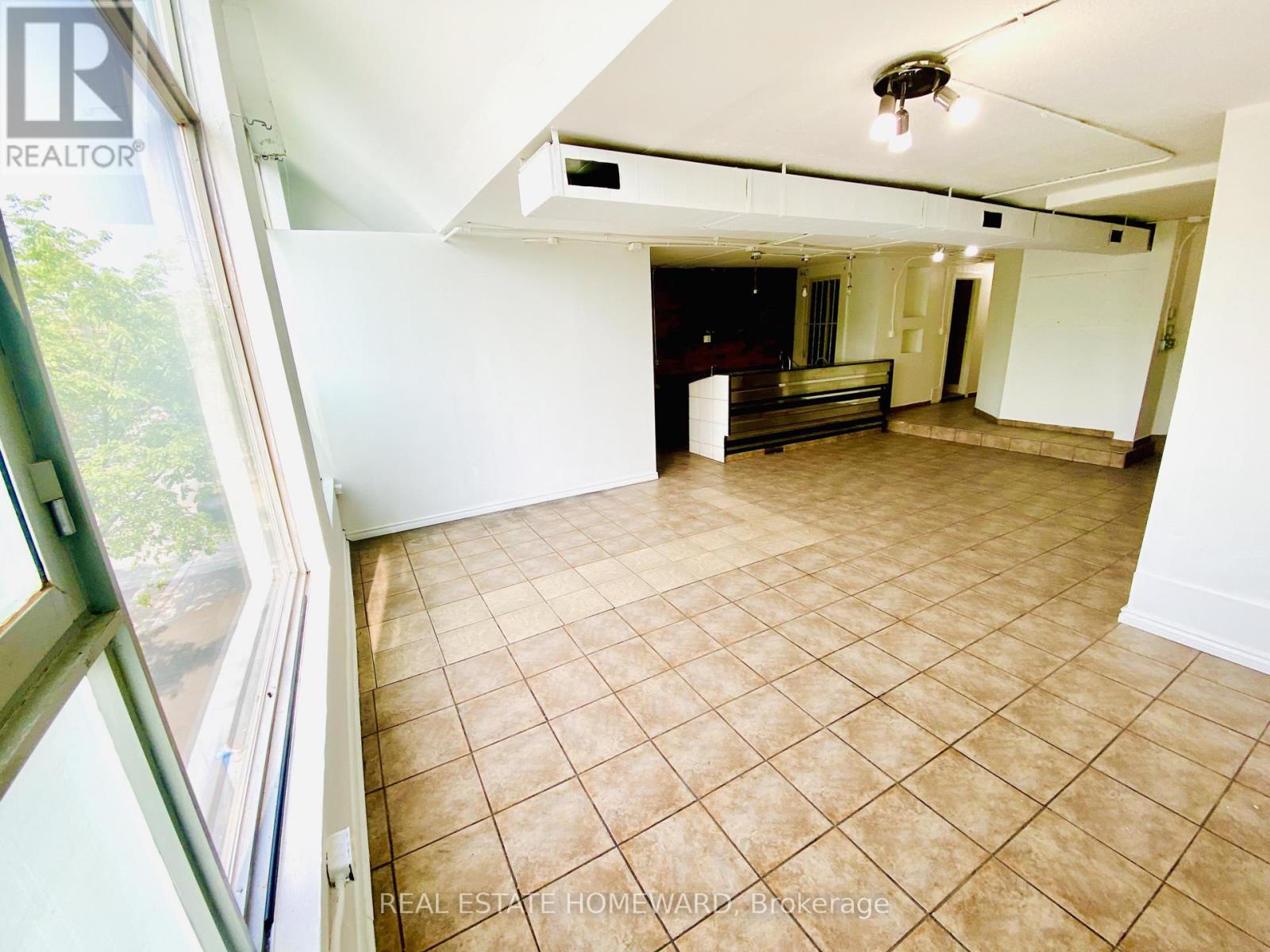 493a Danforth Avenue, Toronto, Ontario  M4K 1P5 - Photo 7 - E12809146