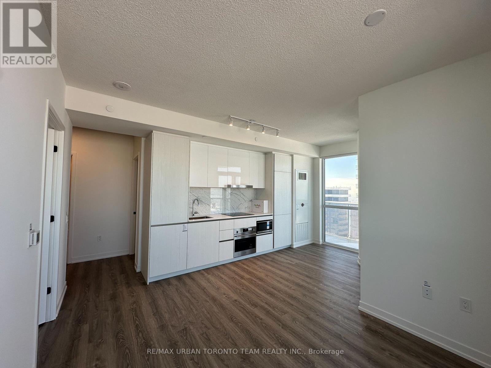 5502 - 8 Interchange Way, Vaughan, Ontario  L4K 5Z7 - Photo 3 - N12809062