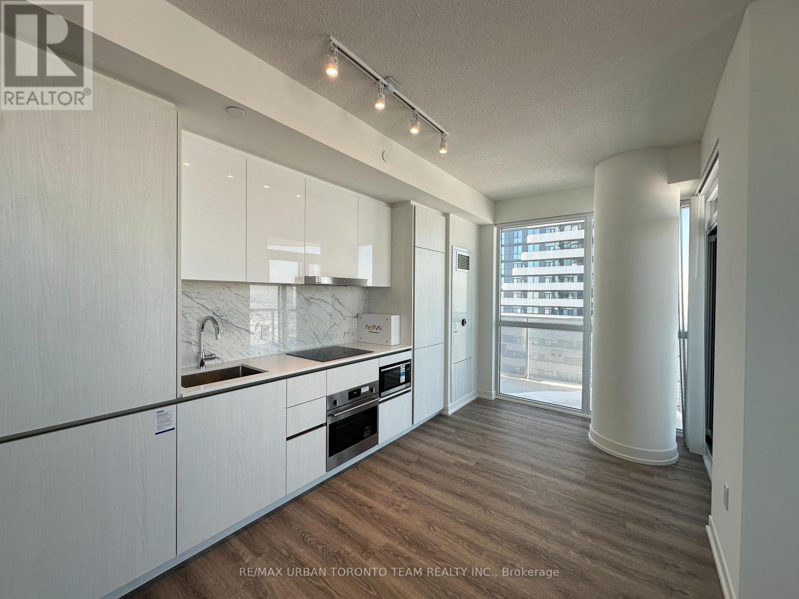 5502 - 8 Interchange Way, Vaughan, Ontario  L4K 5Z7 - Photo 5 - N12809062