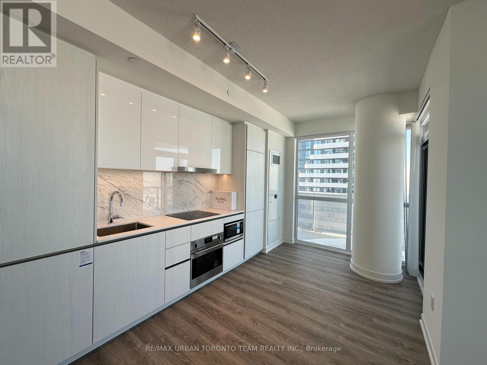 5502 - 8 Interchange Way, Vaughan, Ontario  L4K 5Z7 - Photo 6 - N12809062