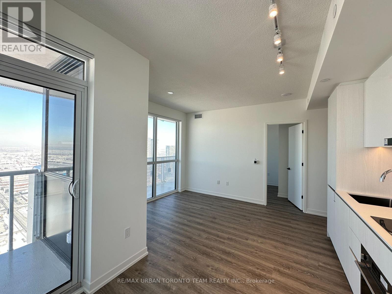 5502 - 8 Interchange Way, Vaughan, Ontario  L4K 5Z7 - Photo 7 - N12809062