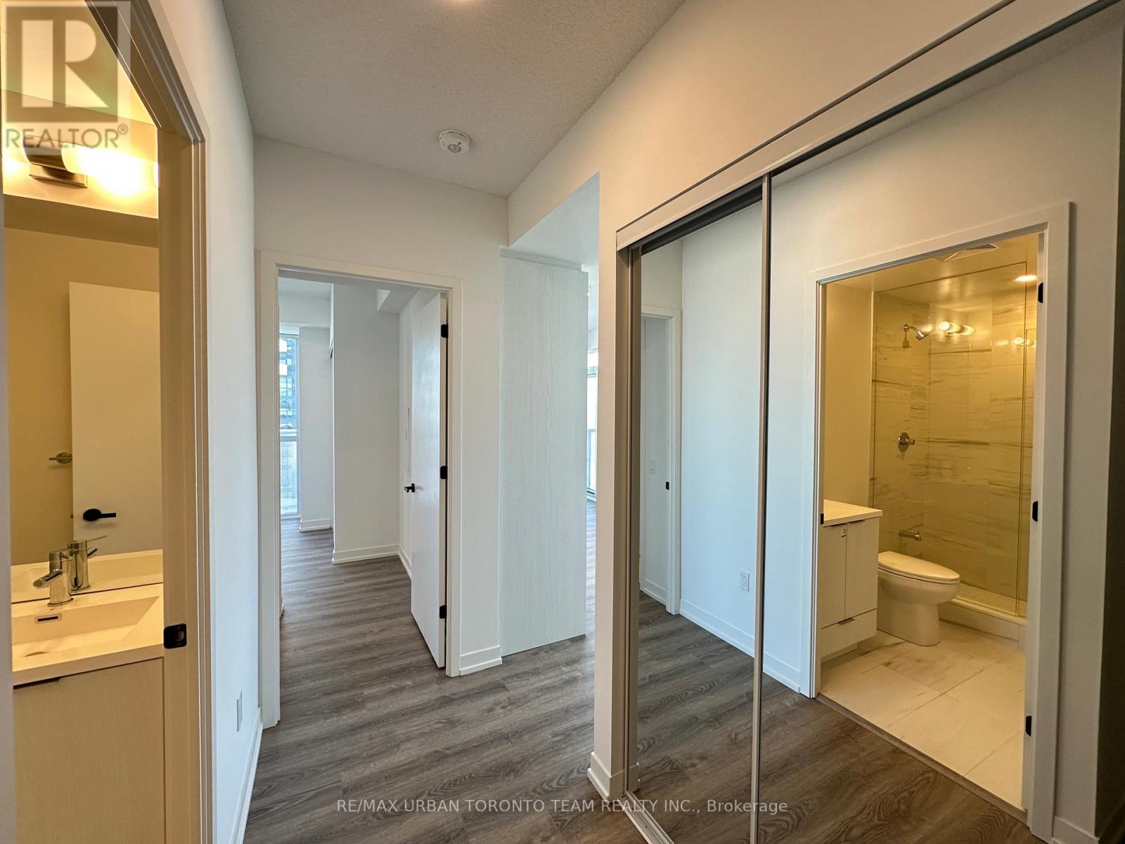 5502 - 8 Interchange Way, Vaughan, Ontario  L4K 5Z7 - Photo 8 - N12809062