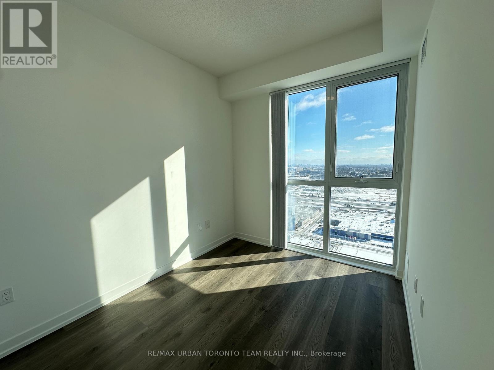 5612 - 8 Interchange Way, Vaughan, Ontario  L4K 5Z7 - Photo 10 - N12809116