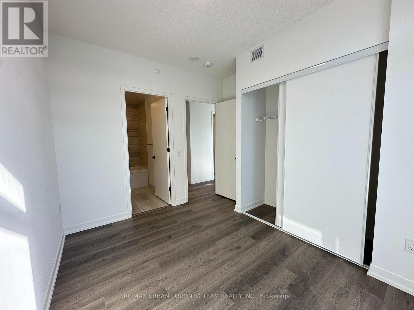 5612 - 8 Interchange Way, Vaughan, Ontario  L4K 5Z7 - Photo 8 - N12809116