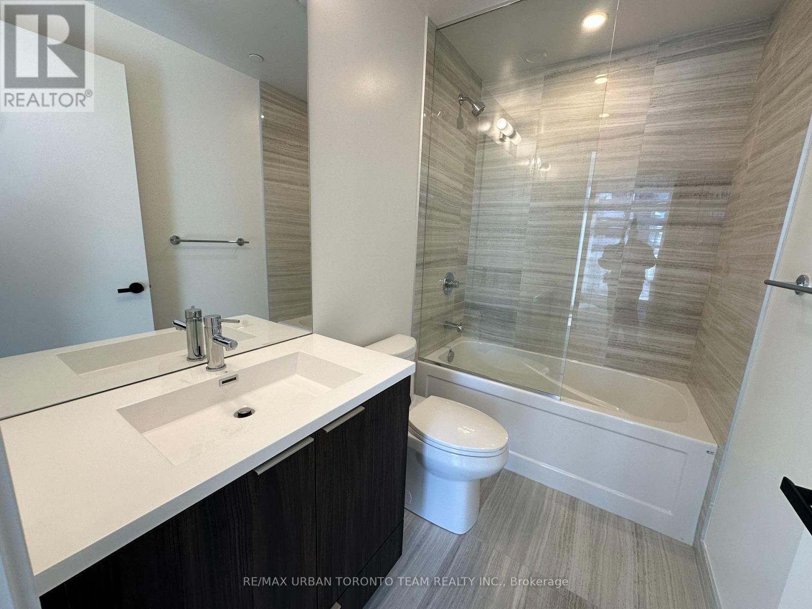 5612 - 8 Interchange Way, Vaughan, Ontario  L4K 5Z7 - Photo 9 - N12809116