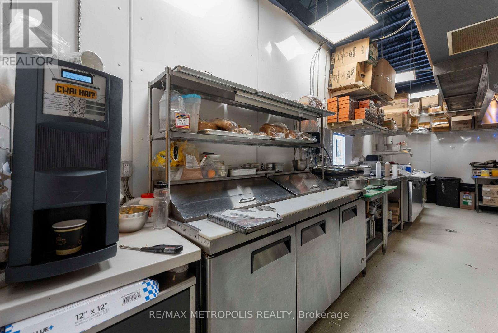 1465 Aerowood Drive, Mississauga, Ontario  L4W 1C2 - Photo 11 - W12809058