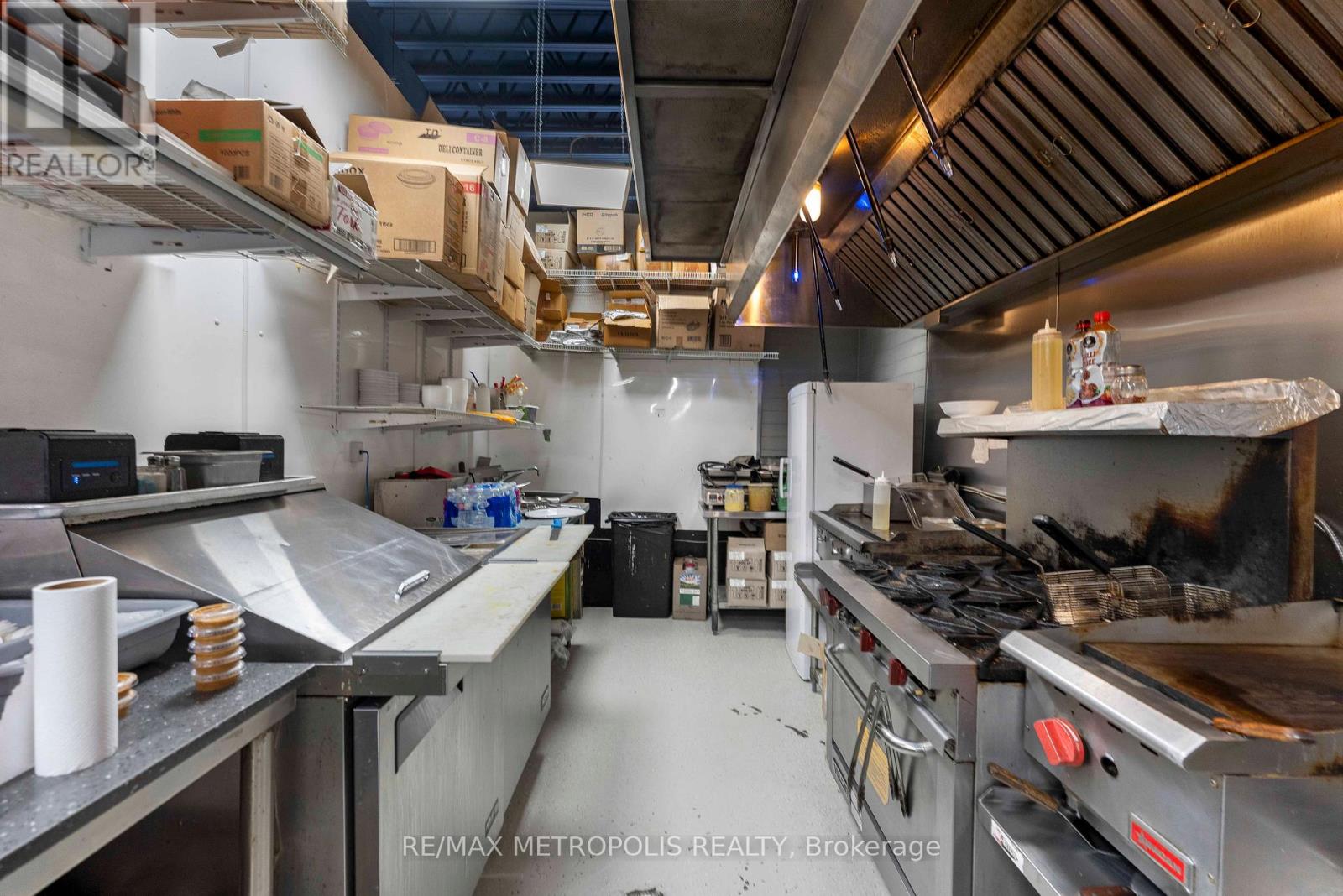 1465 Aerowood Drive, Mississauga, Ontario  L4W 1C2 - Photo 13 - W12809058