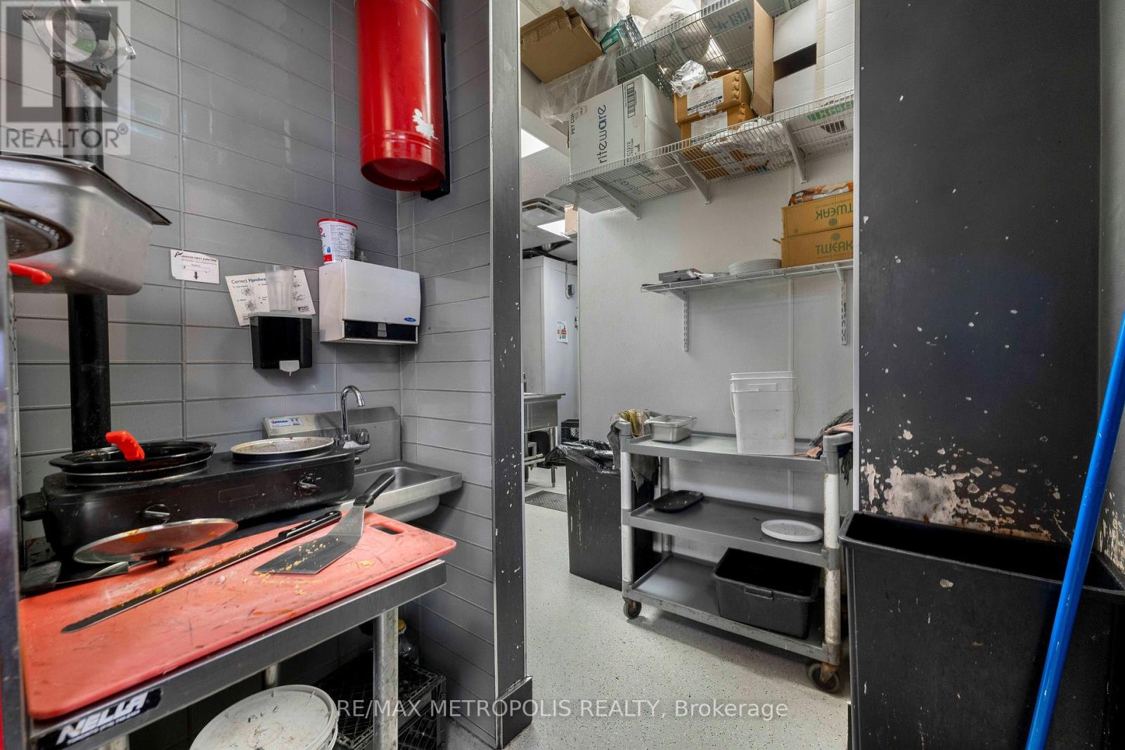 1465 Aerowood Drive, Mississauga, Ontario  L4W 1C2 - Photo 15 - W12809058