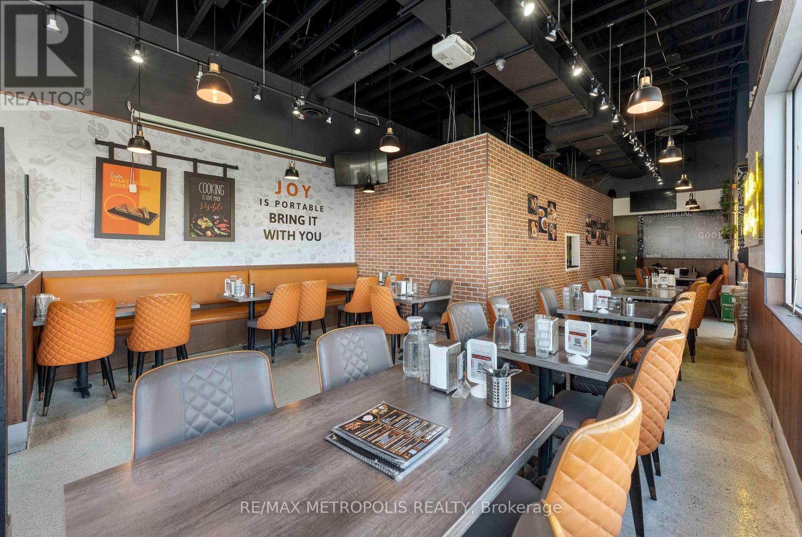 1465 Aerowood Drive, Mississauga, Ontario  L4W 1C2 - Photo 21 - W12809058