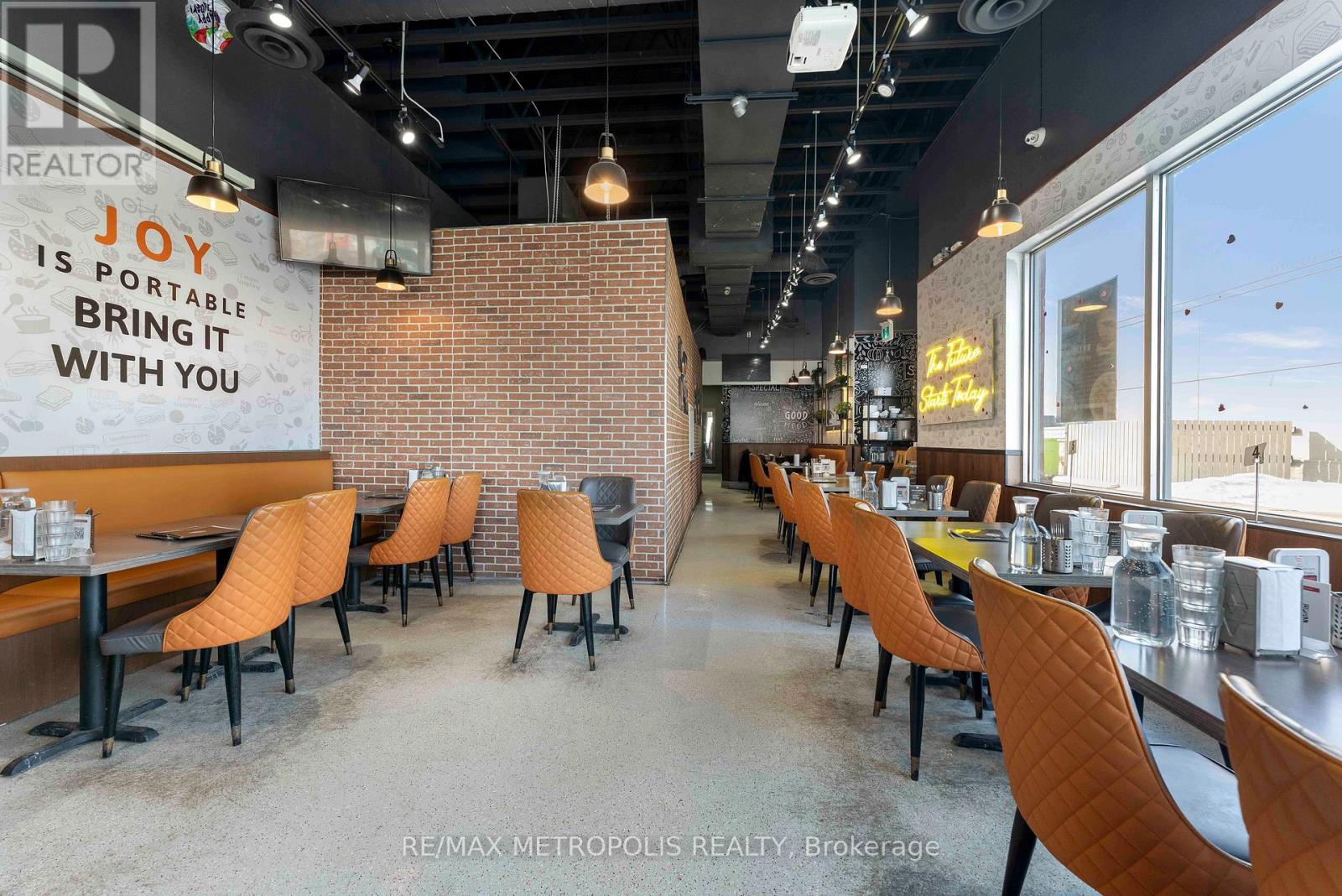 1465 Aerowood Drive, Mississauga, Ontario  L4W 1C2 - Photo 22 - W12809058