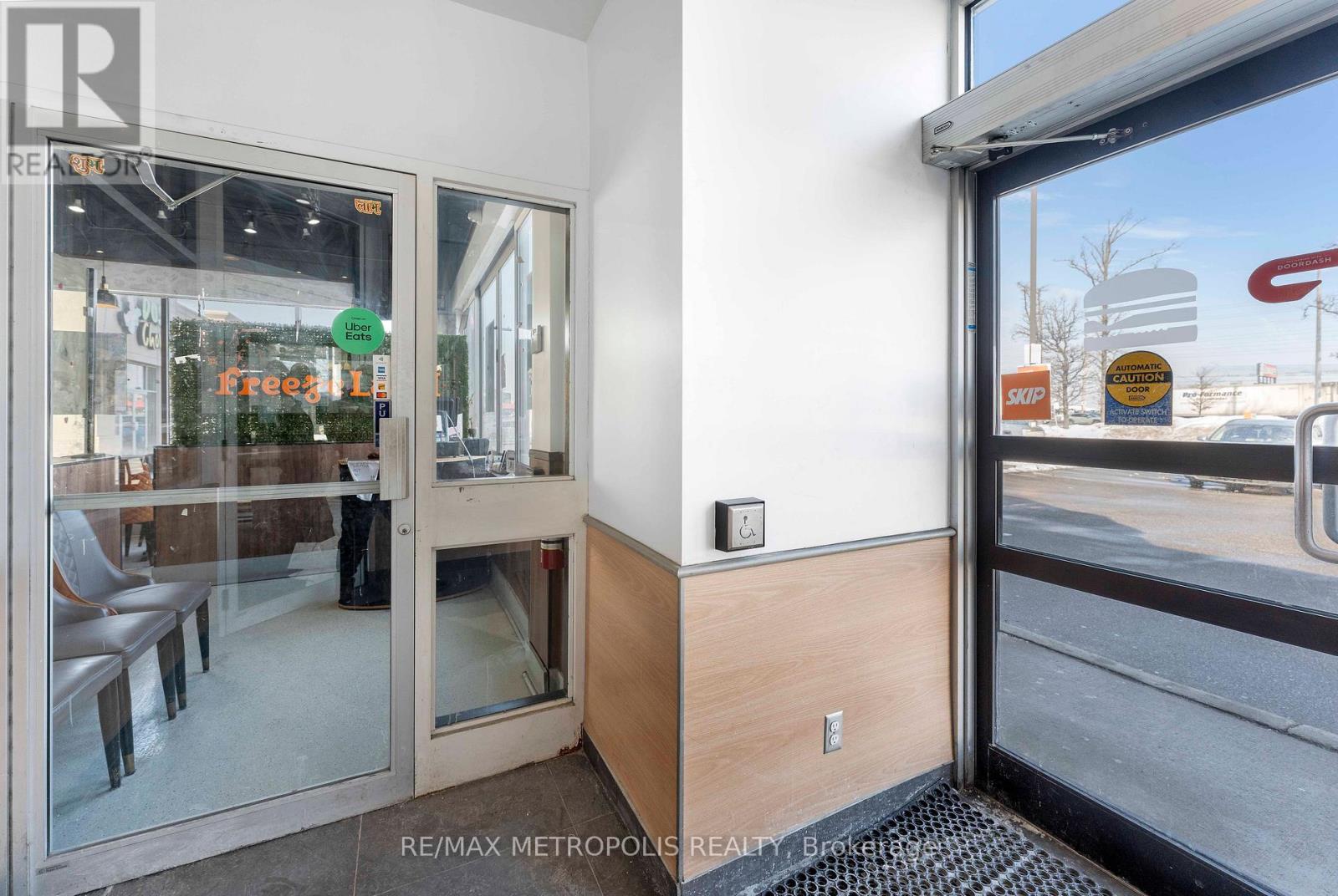 1465 Aerowood Drive, Mississauga, Ontario  L4W 1C2 - Photo 25 - W12809058