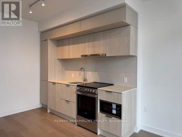 1008 - 448 Burnhamthorpe Road W, Mississauga, Ontario  L5B 4M6 - Photo 6 - W12809096