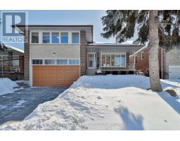 15 MANORHAMPTON DRIVE, Toronto, Ontario