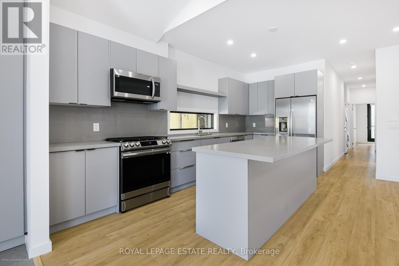 Main Floor - 506 Scarborough Road, Toronto, Ontario  M4E 3N2 - Photo 4 - E12655324