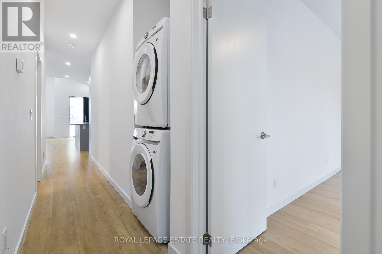 Main Floor - 506 Scarborough Road, Toronto, Ontario  M4E 3N2 - Photo 13 - E12655324