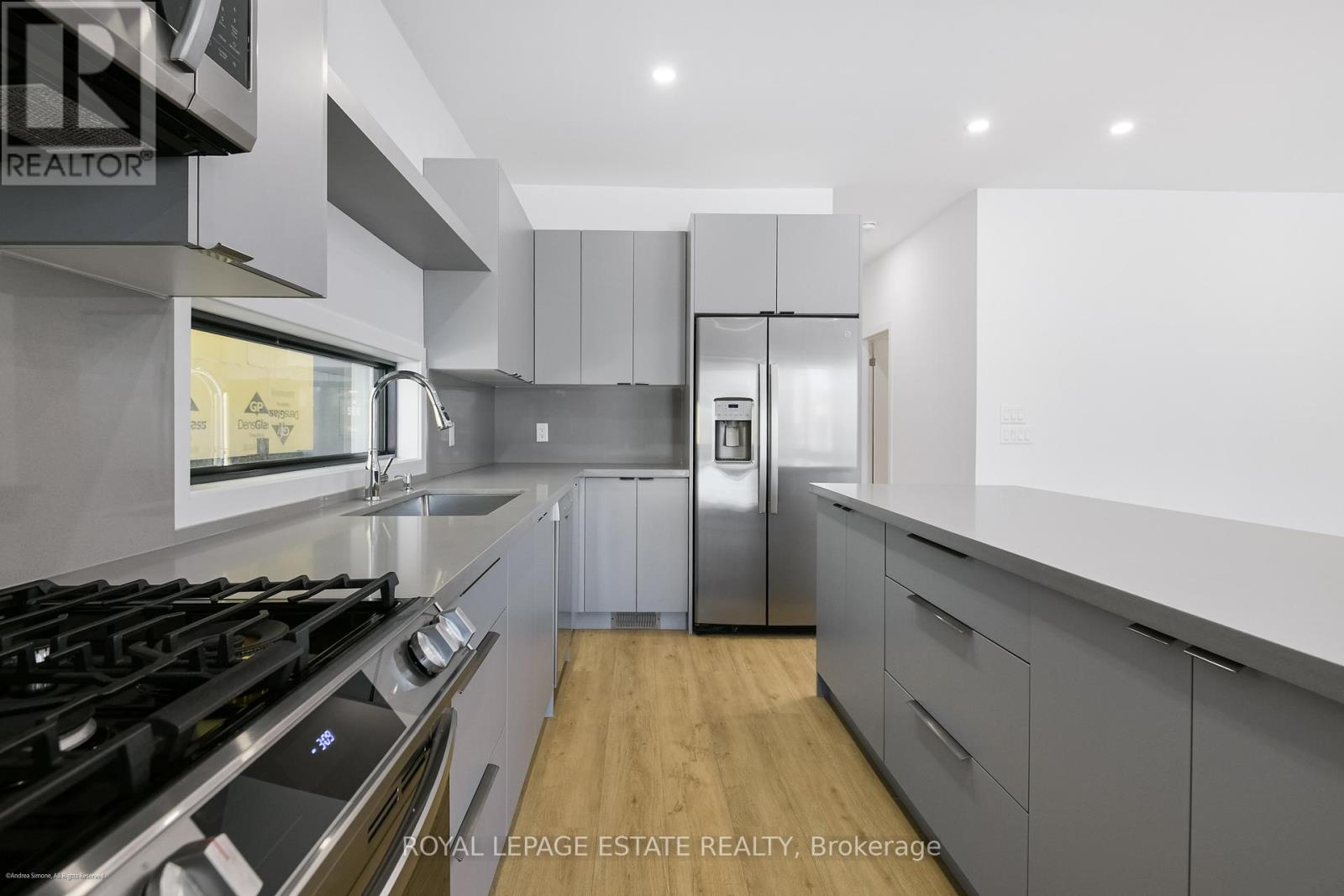 Main Floor - 506 Scarborough Road, Toronto, Ontario  M4E 3N2 - Photo 6 - E12655324