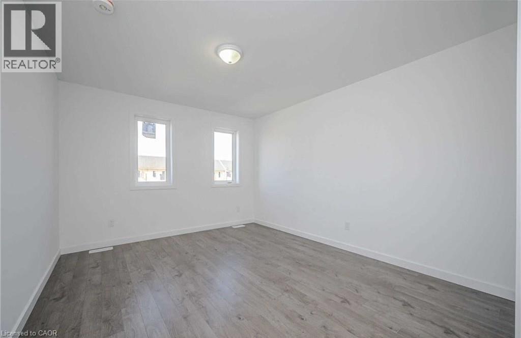 351 Chaffey Street, Welland, Ontario  L3B 0K5 - Photo 17 - 40805439