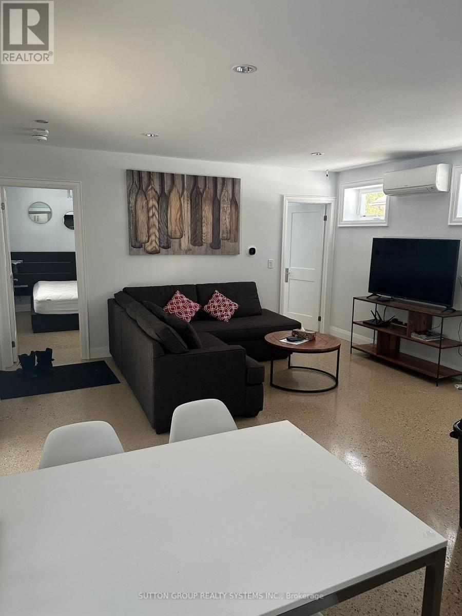 1054 Lawson Road, Tiny, Ontario  L0L 1P0 - Photo 11 - S12809164