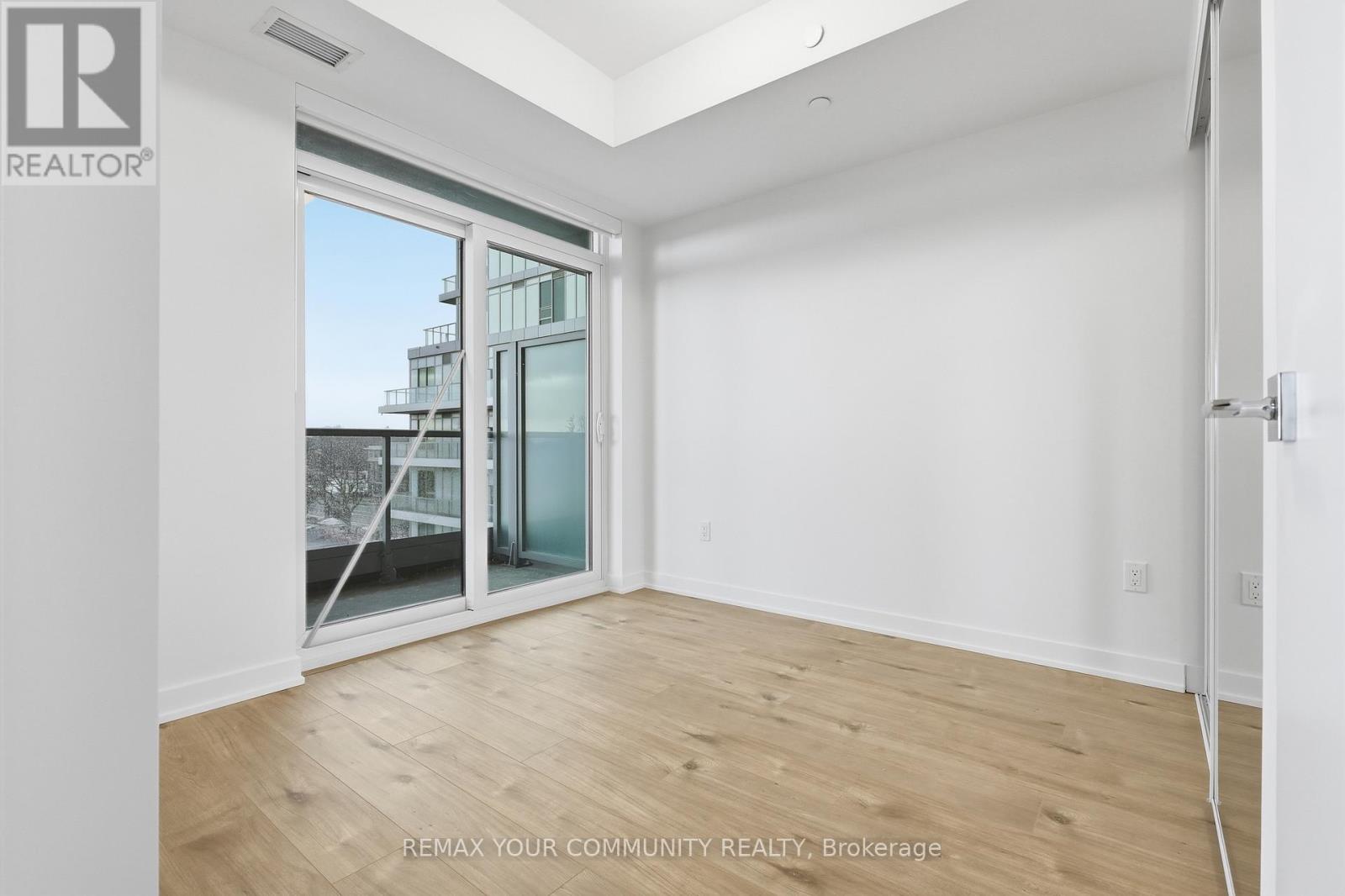 521 - 500 Plains Road E, Burlington, Ontario  L7T 2E1 - Photo 15 - W12809150