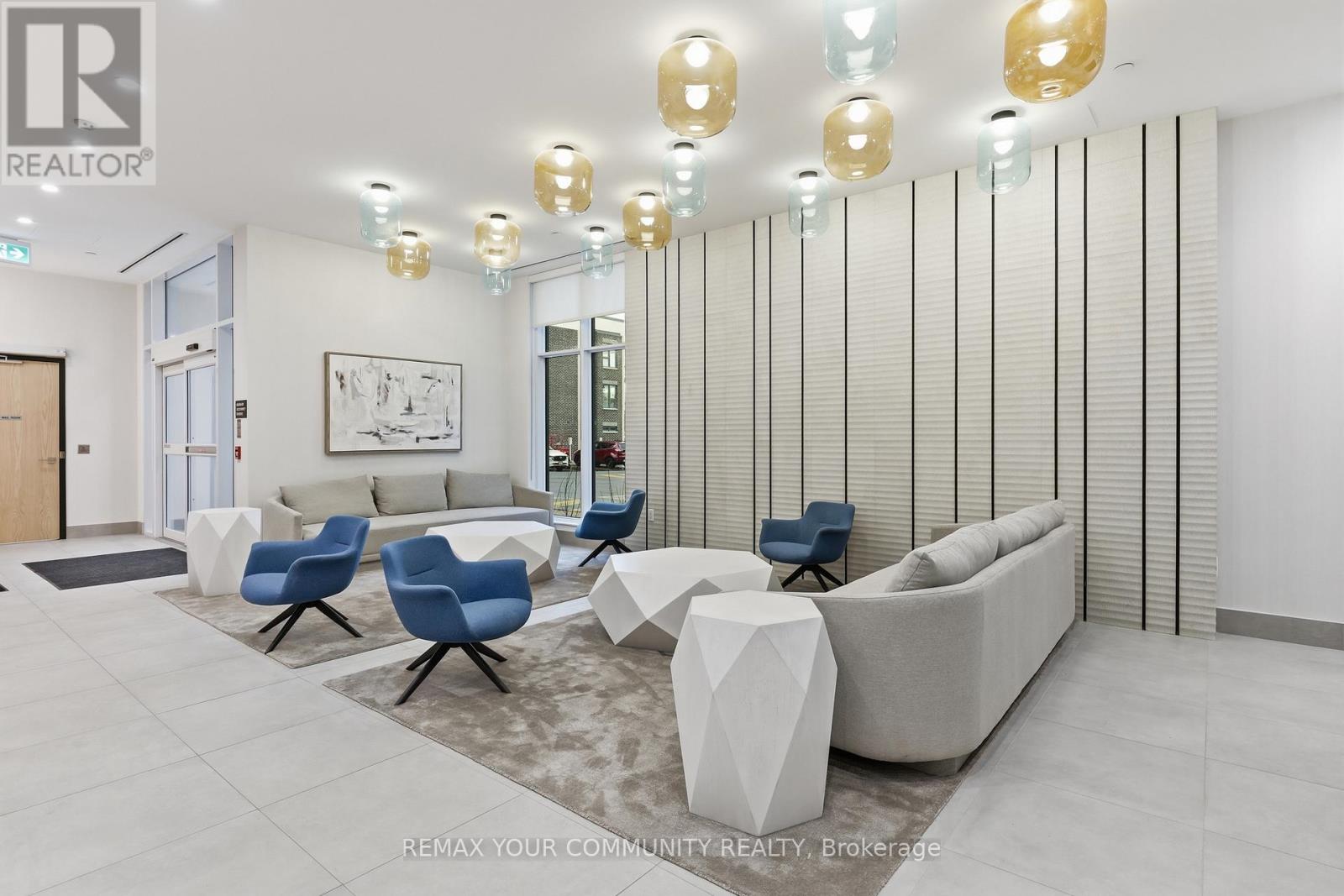 521 - 500 Plains Road E, Burlington, Ontario  L7T 2E1 - Photo 3 - W12809150