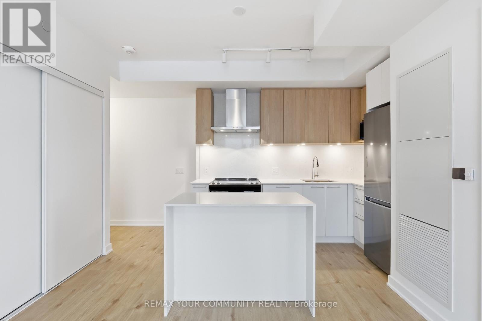 521 - 500 Plains Road E, Burlington, Ontario  L7T 2E1 - Photo 8 - W12809150