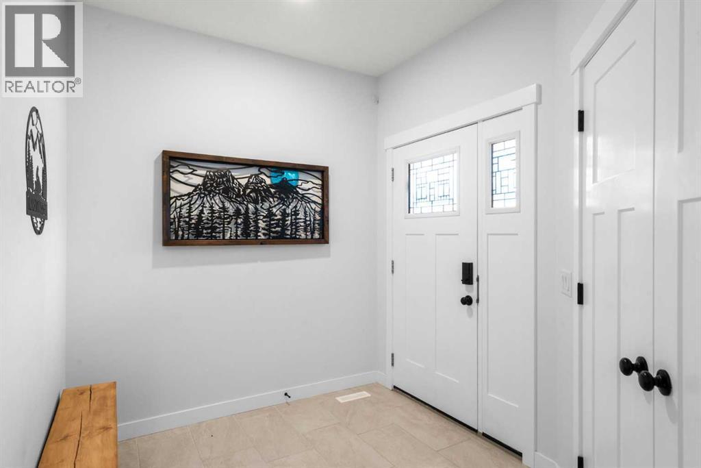 99 Ridge View Close, Cochrane, Alberta  T4C 0P8 - Photo 3 - A2286614