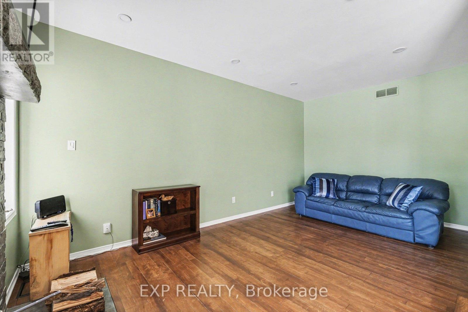 1284 Old Carriage Lane, North Dundas, Ontario  K0C 2K0 - Photo 12 - X12809206