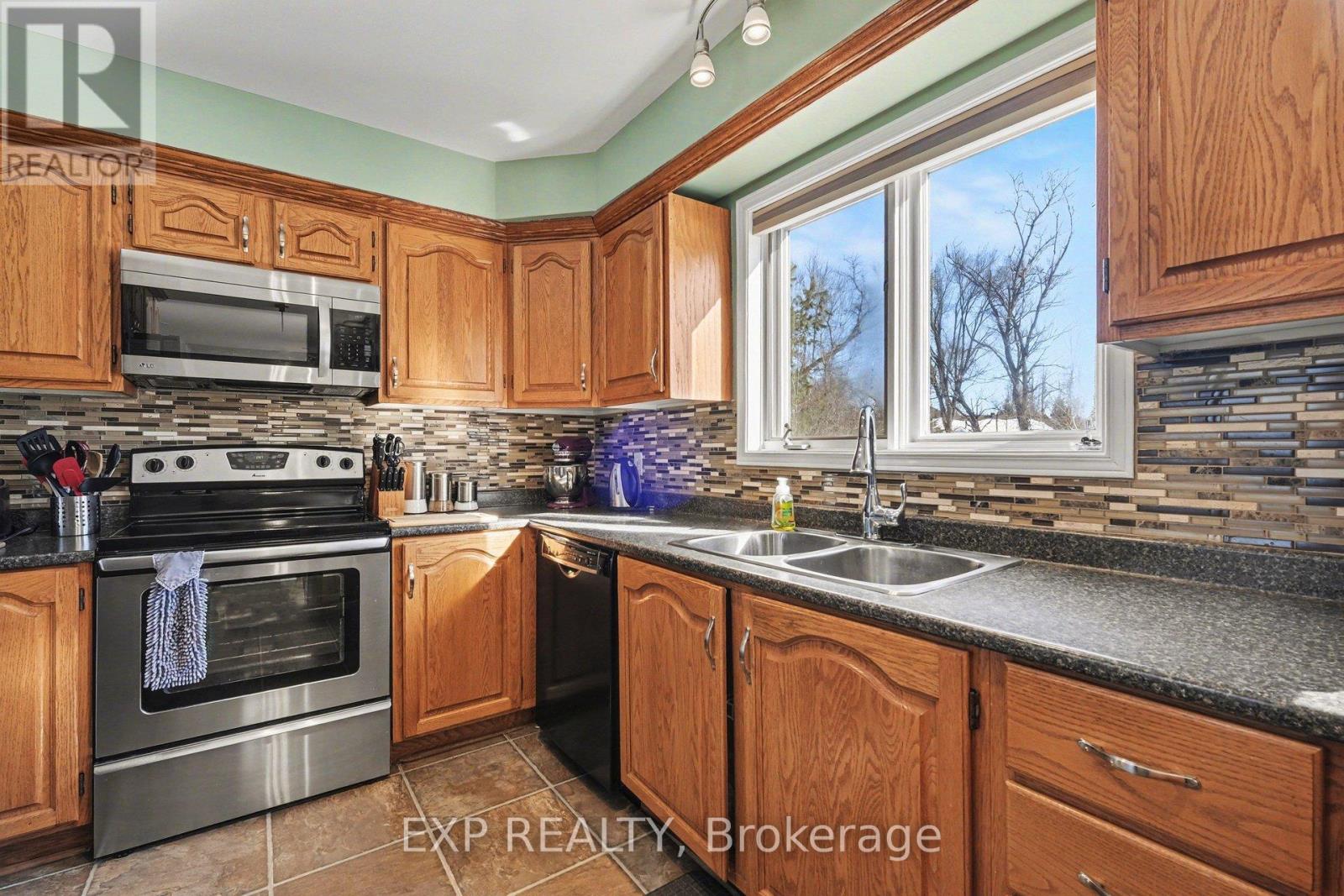 1284 Old Carriage Lane, North Dundas, Ontario  K0C 2K0 - Photo 9 - X12809206