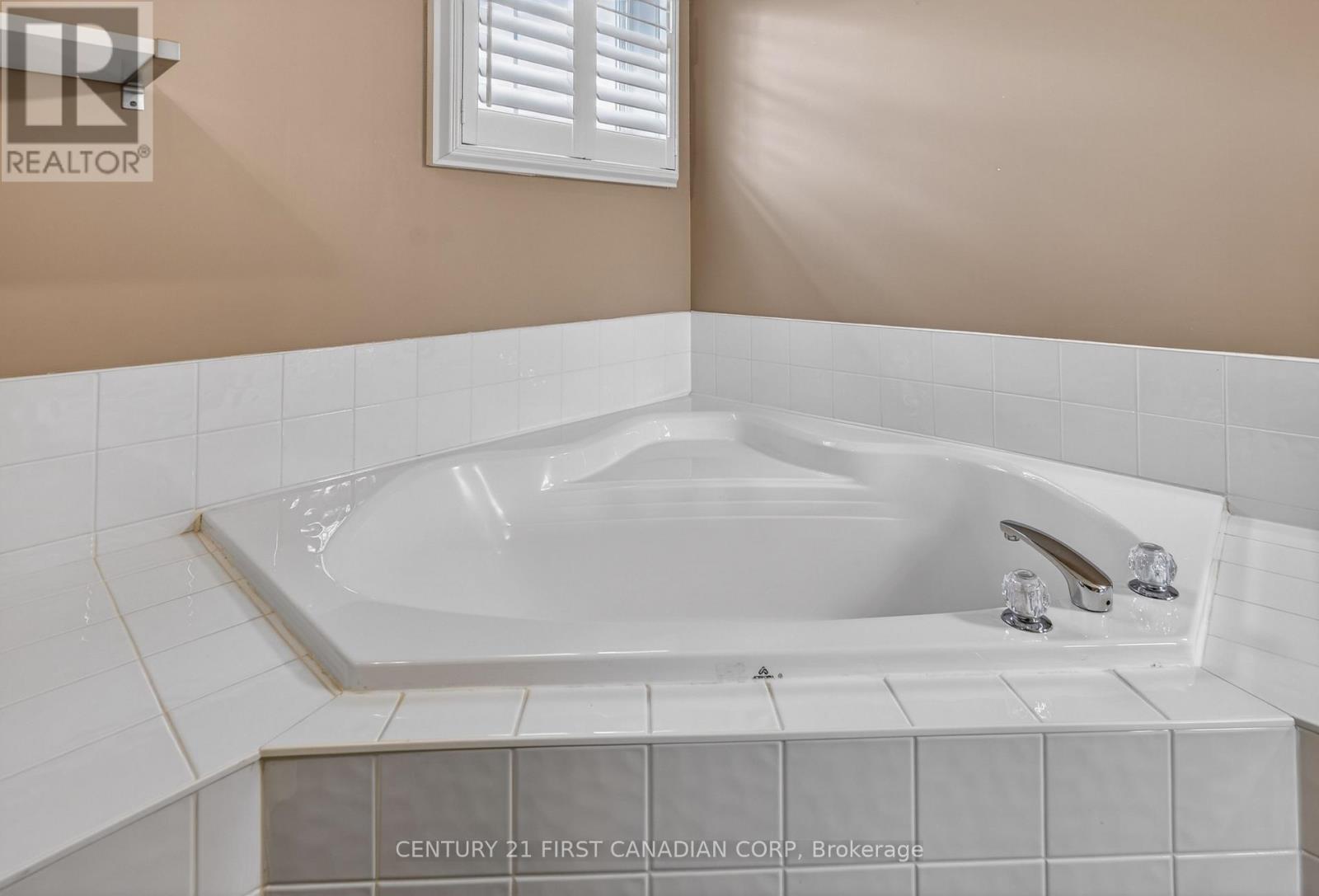 1063 Thornley Street, London South, Ontario  N6K 4V4 - Photo 27 - X12809204