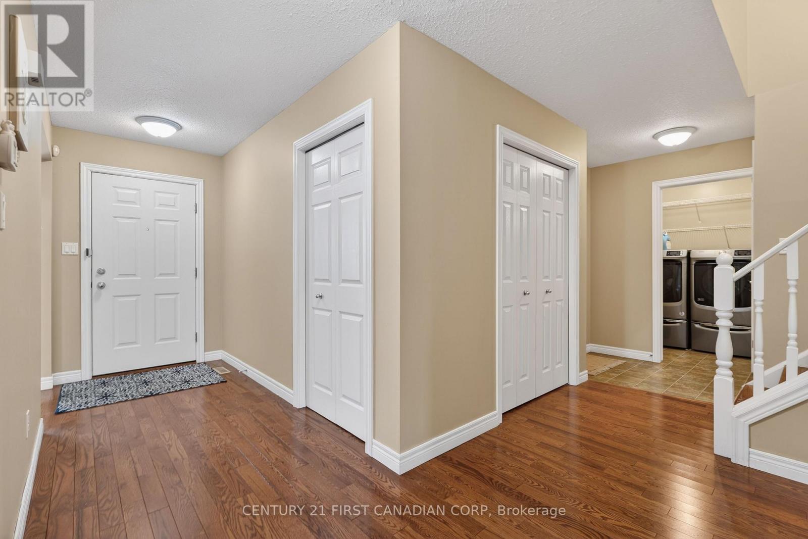 1063 Thornley Street, London South, Ontario  N6K 4V4 - Photo 4 - X12809204