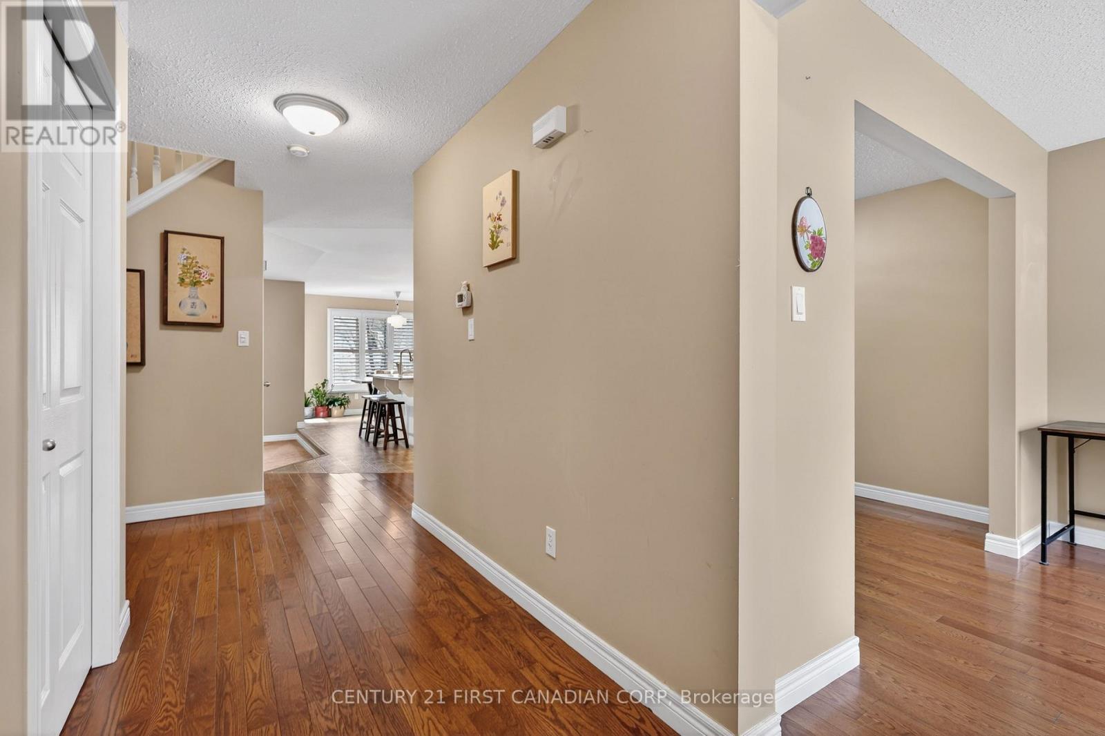 1063 Thornley Street, London South, Ontario  N6K 4V4 - Photo 5 - X12809204