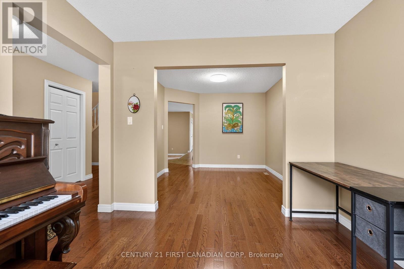 1063 Thornley Street, London South, Ontario  N6K 4V4 - Photo 7 - X12809204