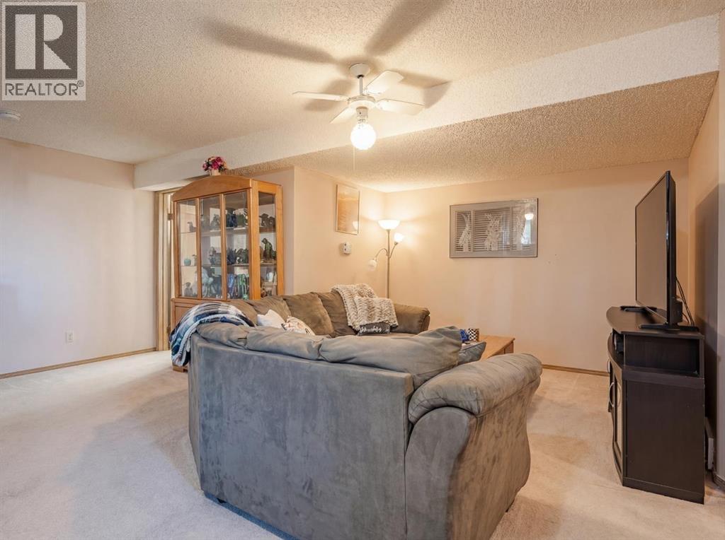 206 Saratoga Close Ne, Calgary, Alberta  T1Y 7A1 - Photo 11 - A2287199