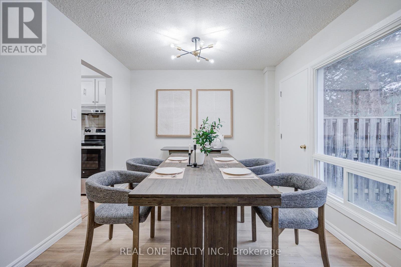 81 Elsa Vine Way, Toronto, Ontario  M2J 4H8 - Photo 10 - C12809248