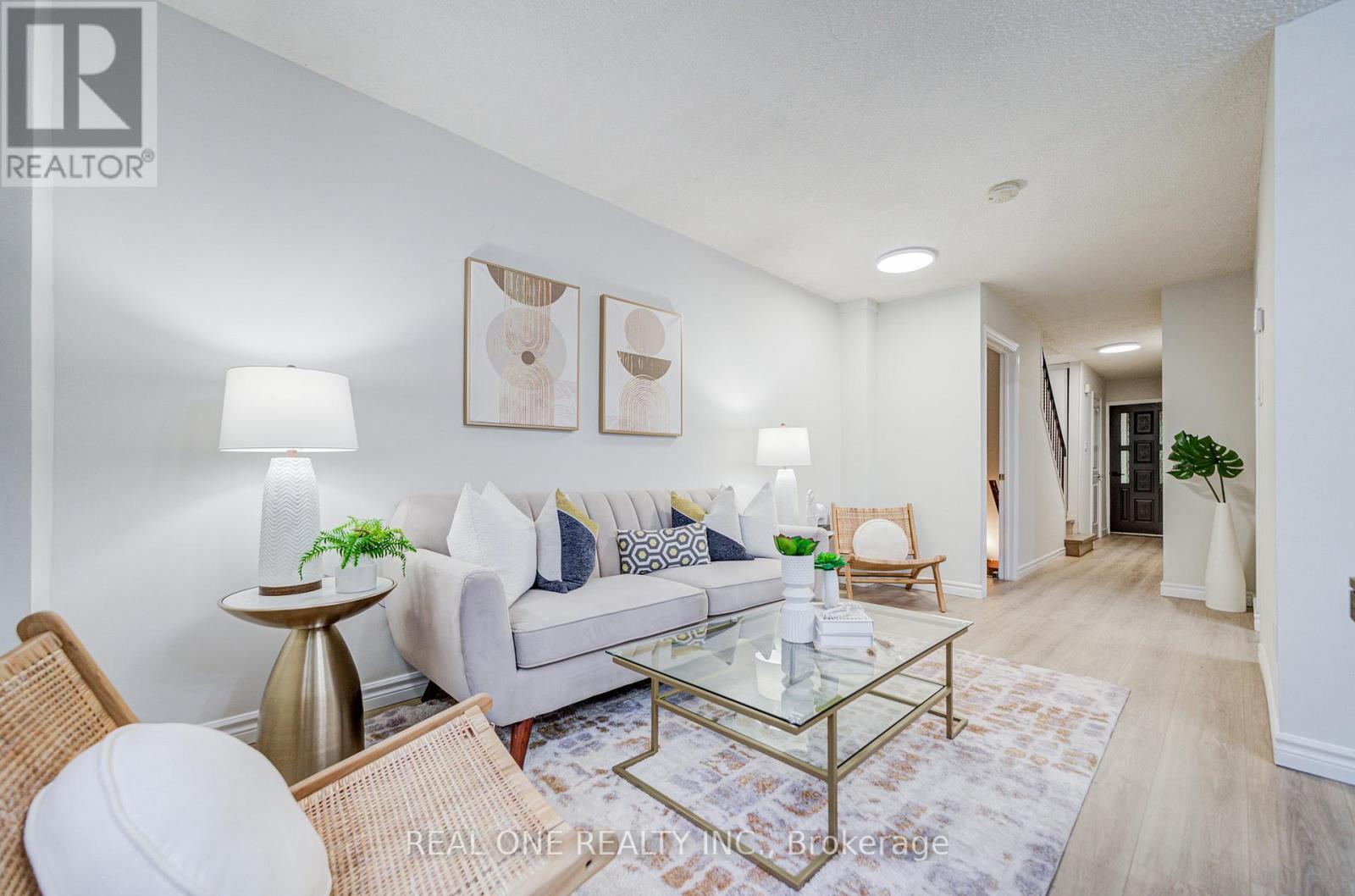 81 Elsa Vine Way, Toronto, Ontario  M2J 4H8 - Photo 4 - C12809248