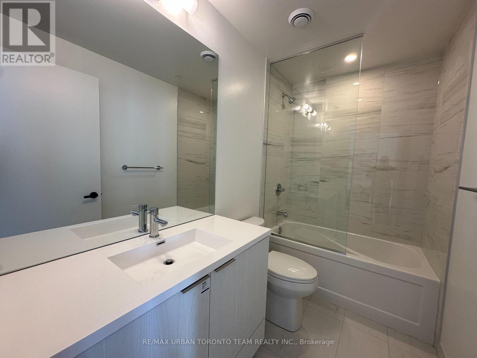 5310 - 8 Interchange Way, Vaughan, Ontario  L4K 5Z7 - Photo 10 - N12809210