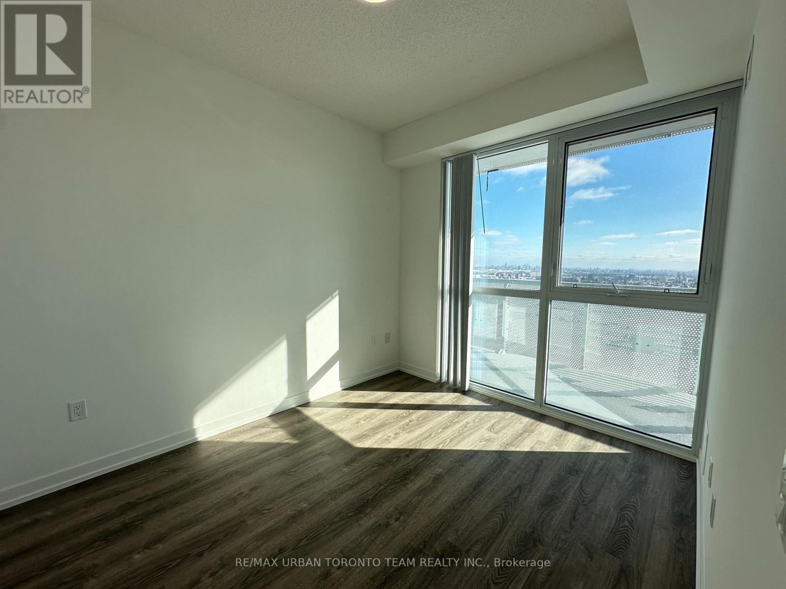 5310 - 8 Interchange Way, Vaughan, Ontario  L4K 5Z7 - Photo 7 - N12809210