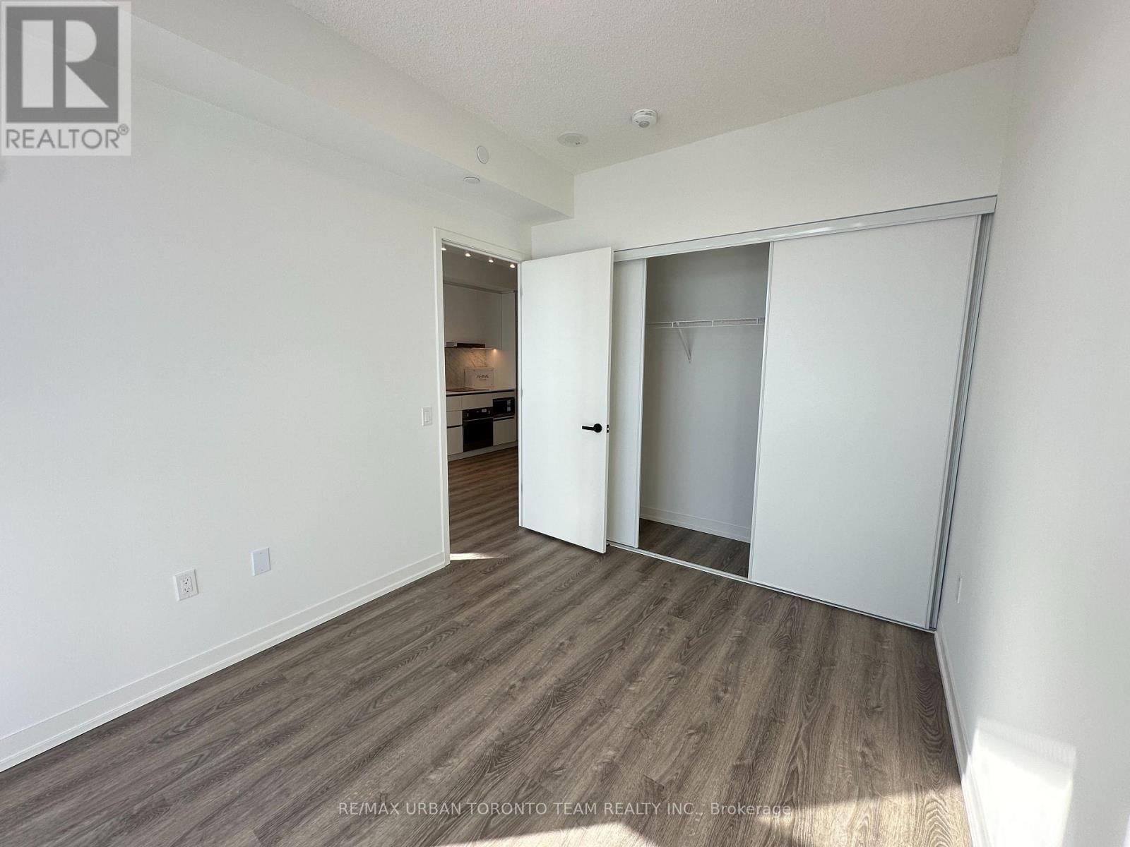 5310 - 8 Interchange Way, Vaughan, Ontario  L4K 5Z7 - Photo 8 - N12809210